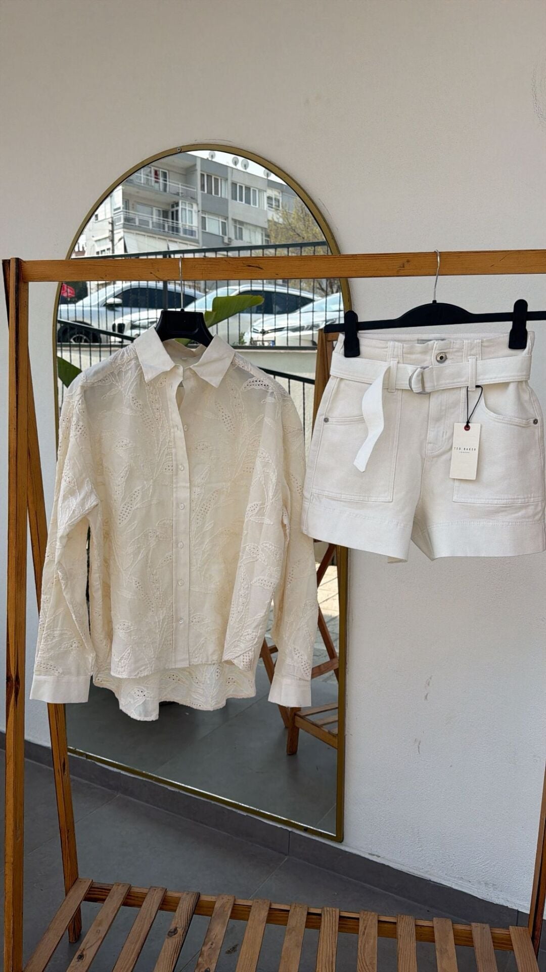 Ted baker krem kot şort