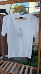 Monari v yaka tshirt