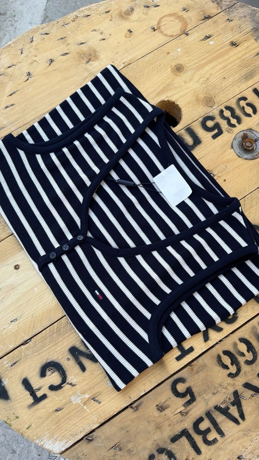 Tommy çizgili Atlet