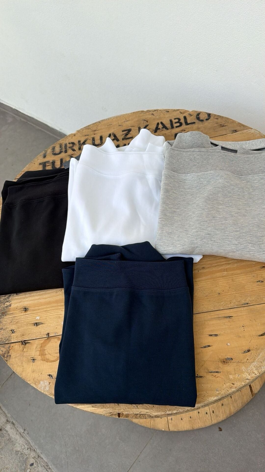 yakalı kadın sweat