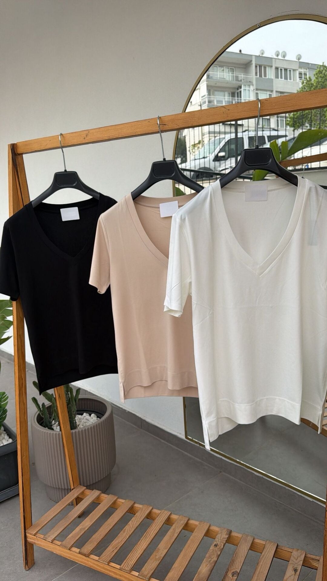 Network v yaka kadın tshirt