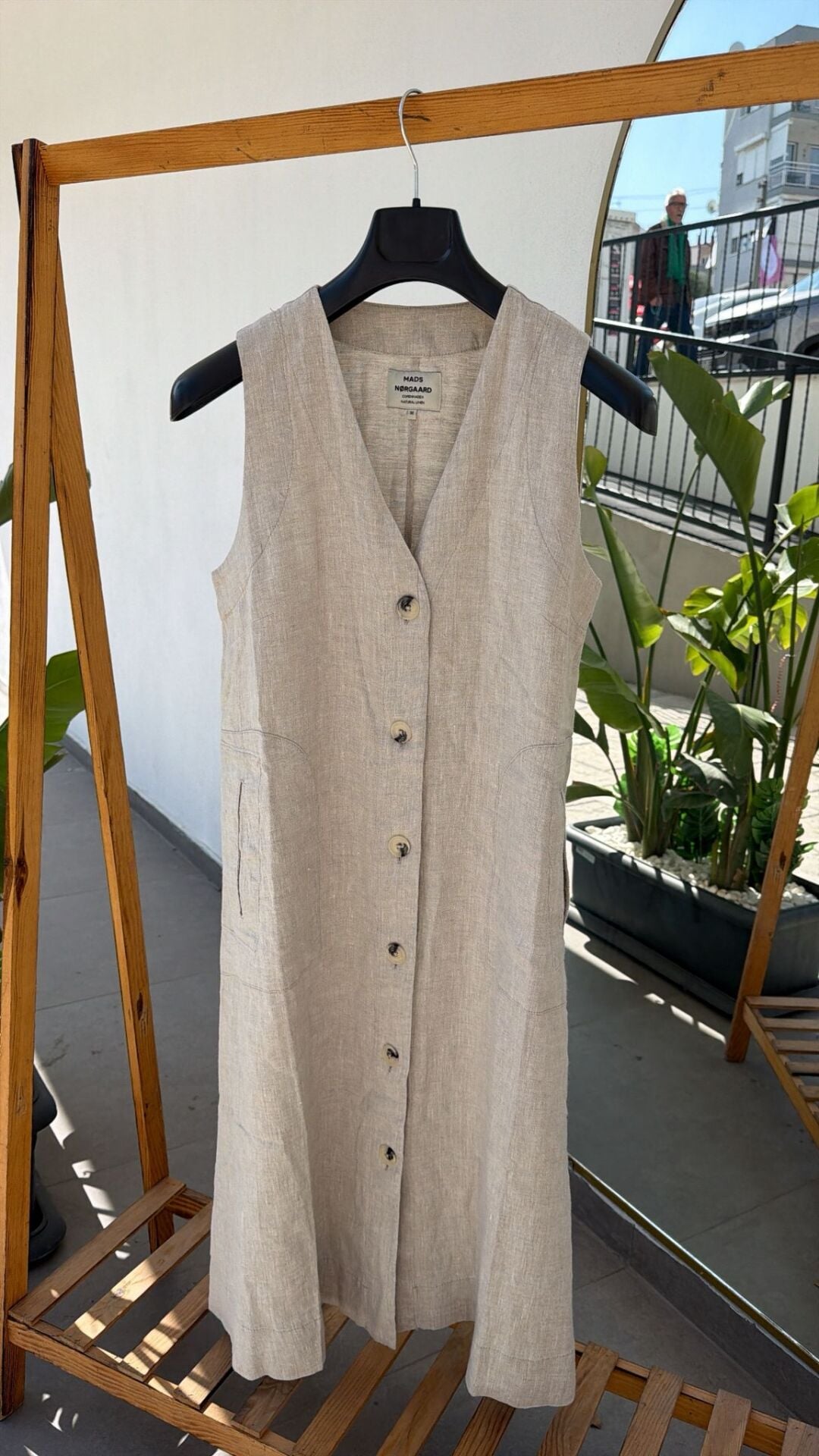 Mads uzun keten elbise kolsuz