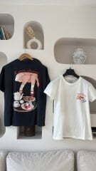 Siyah çilekli tshirt