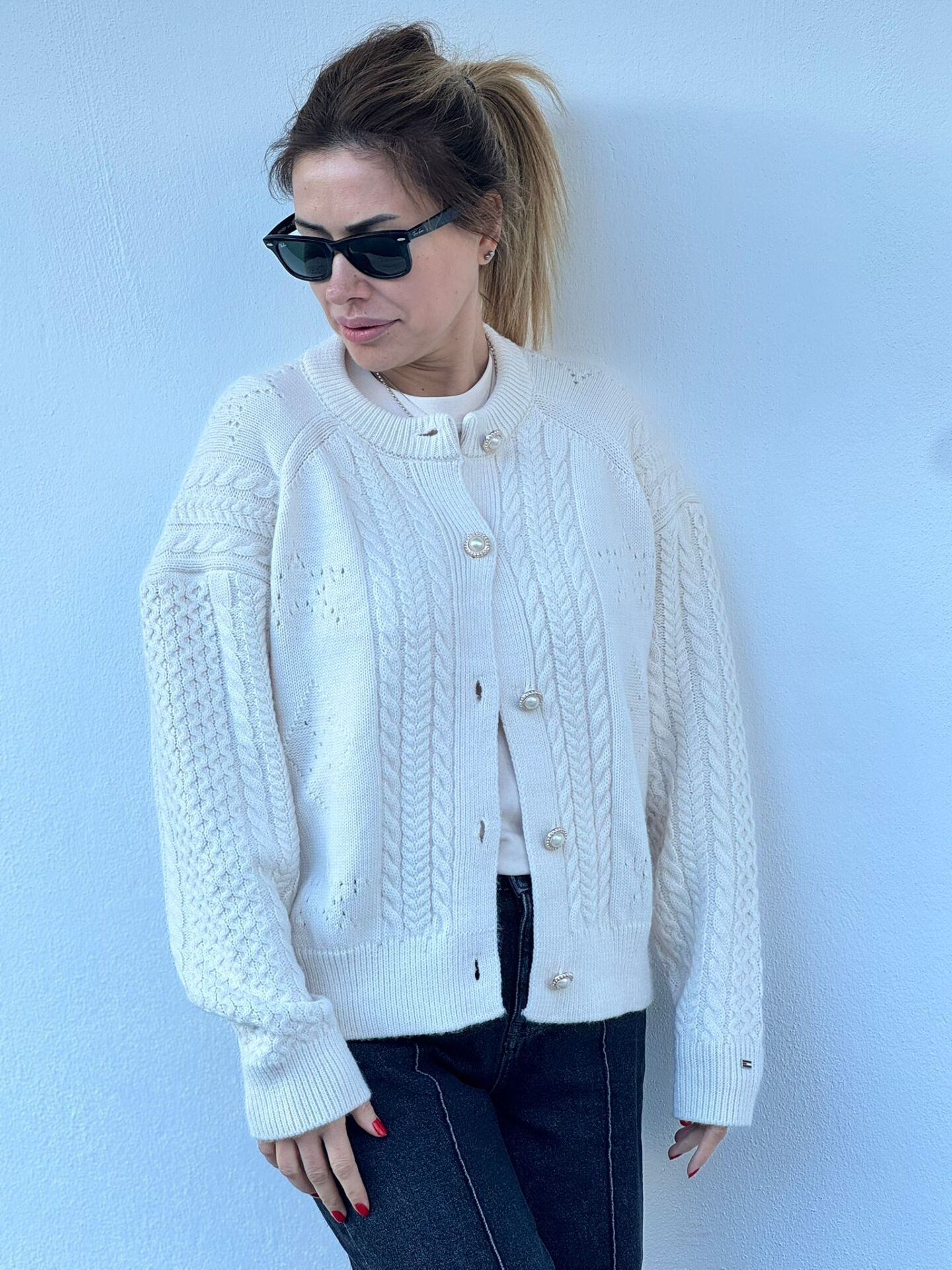 Krem inci detayli hırka