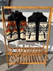 Yünlü etnik desenli yelek