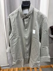 Gri-yeşil erkek gömleği