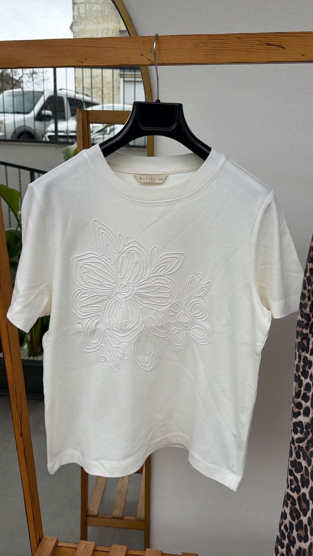 Mohito krem nakışlı tshirt